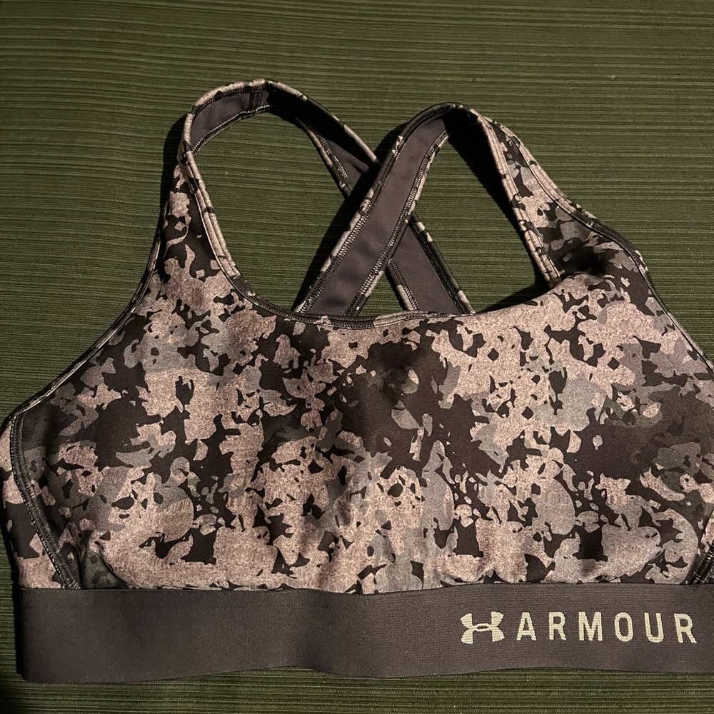 Under Armour Sports Bra size L